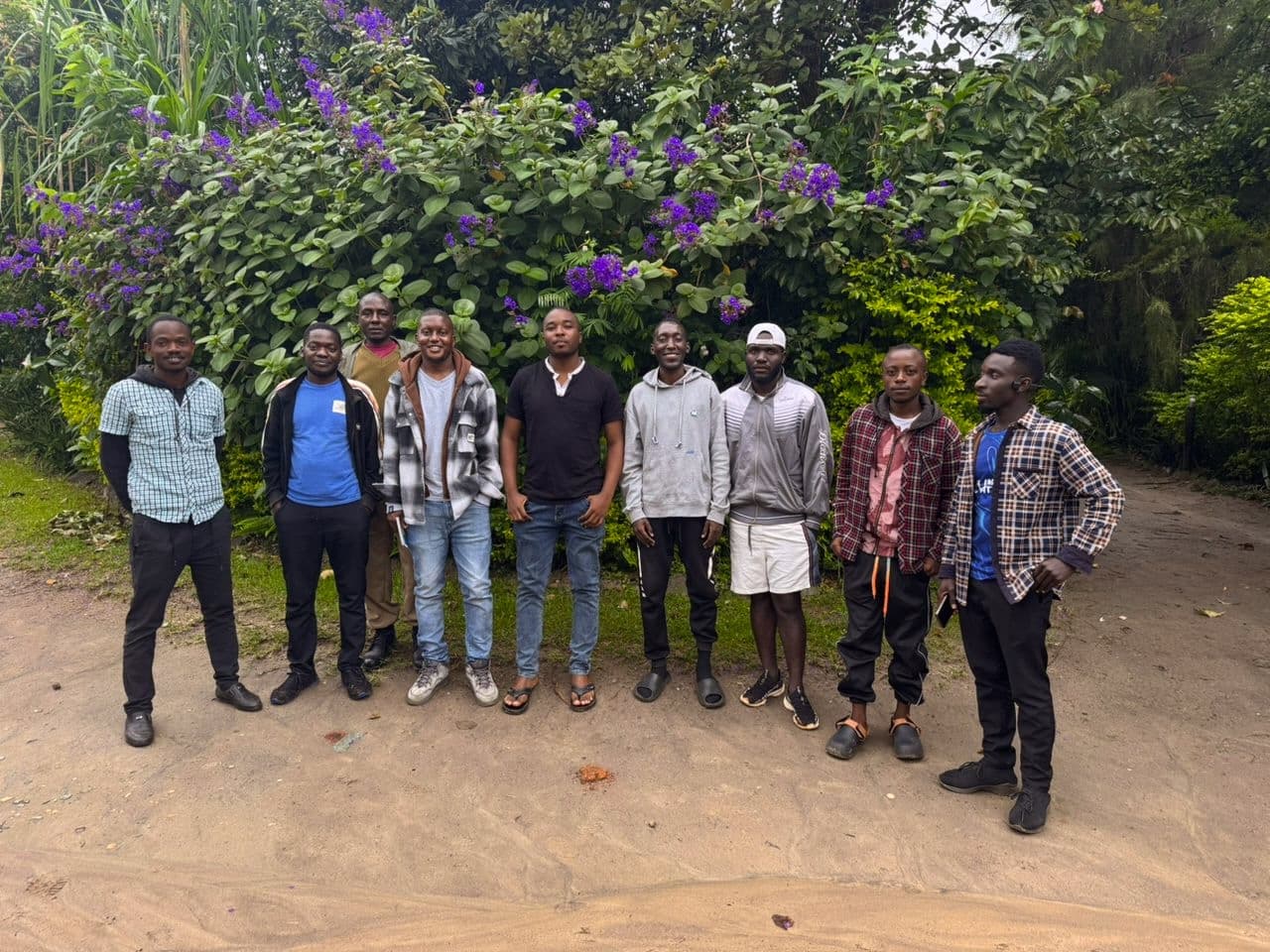 Het team in Malawi samen op het veld in Soweto