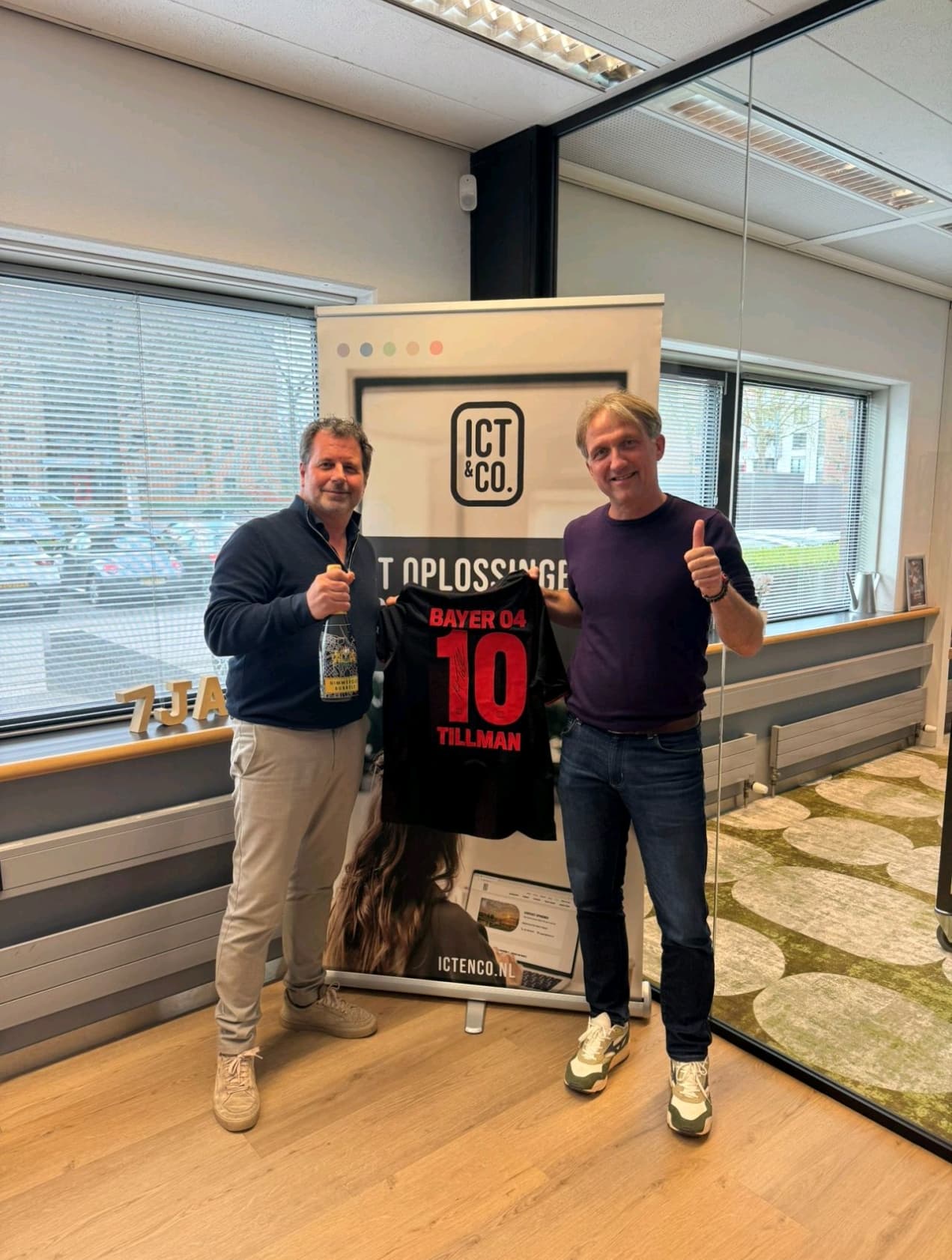 Football shirts from well-known players – the prizes for the Football Shirt Challenge